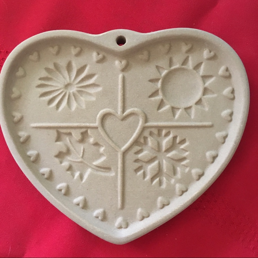 NWOT 1997 Pampered Chef Season of the Heart Stone